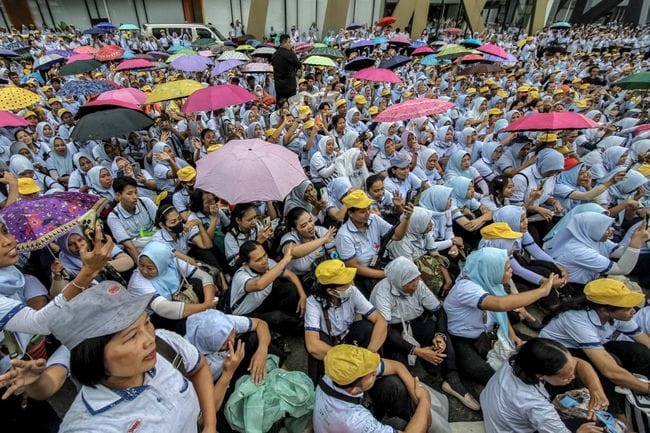 PHK Mengancam Ribuan Buruh,  Menaker Janji Cari Solusi