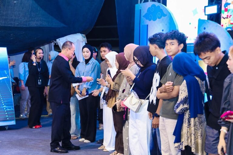 Gubernur Andi Sumangerukka  Resmikan Dua Layanan Baru Bank Sultra